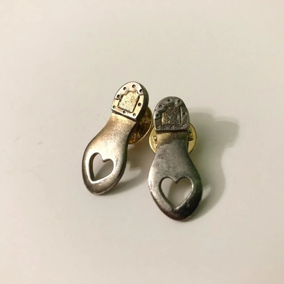 Vintage Shoe Sole Feet Pins 1  Inch Size - Picture 7 of 11